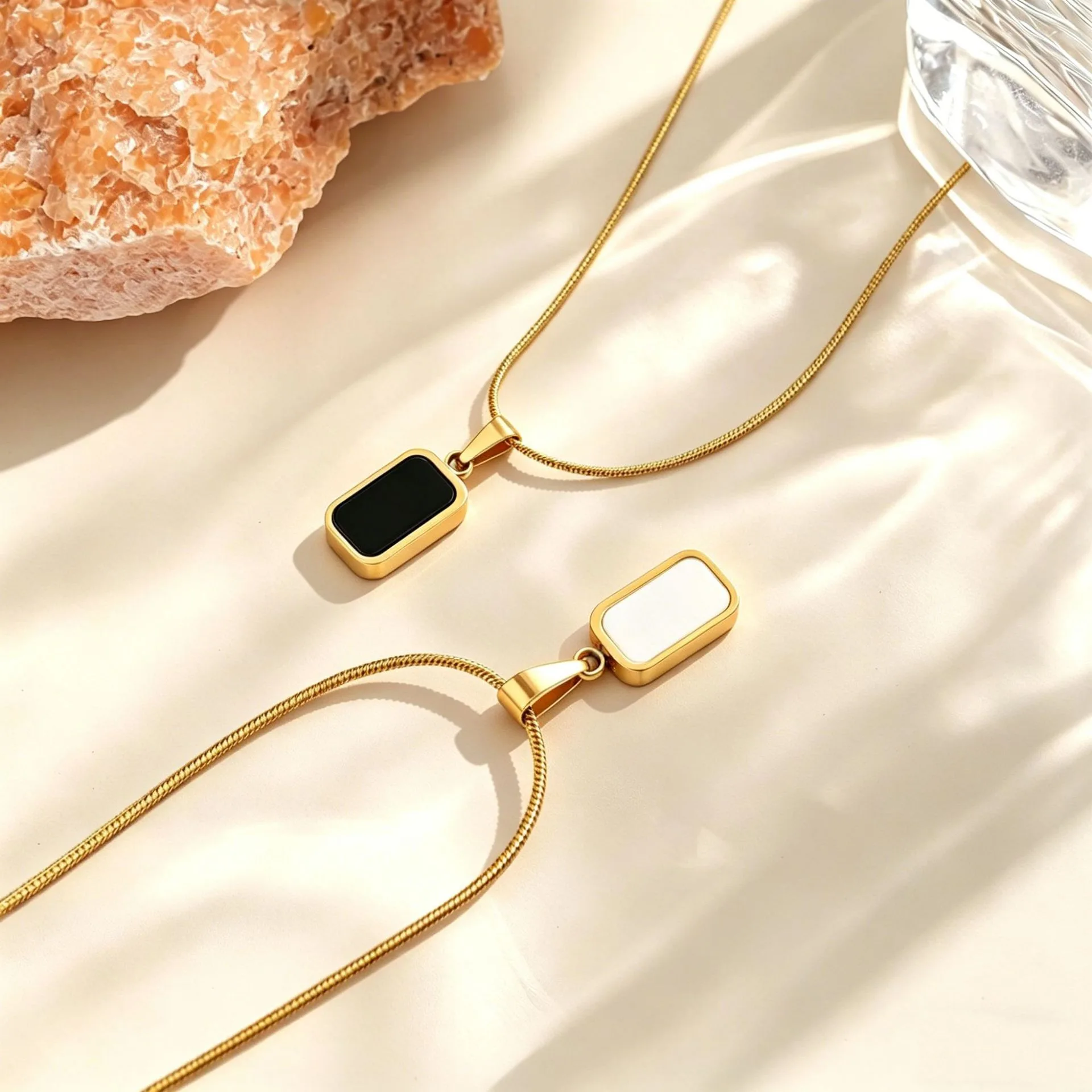 Black Pendant Box Chain Necklace - Image 4